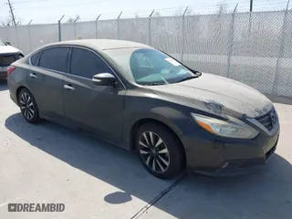 2018 Nissan Altima 2.5 SV with VIN 1N4AL3APXJC172244, listed as a IAAI auction lot 41861358 with 204,181 mi miles. Bid and sale history available at carsss.com. Image 1.