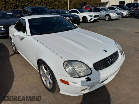 2001 Mercedes-Benz SLK 230/320 z VIN WDBKK65F91F201699, wystawiony jako Copart lot #49399015 z przebiegiem 84 586 mil mil oraz Czysty tytuł • Clean title. Historia ofert i sprzedaży dostępna na DreamBid. Obrazek 4.