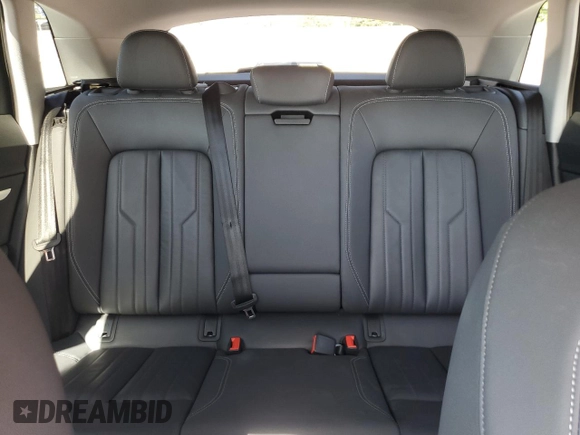 2022 Audi e-tron Premium z VIN WA1AAAGE0NB023860, wystawiony jako Copart lot #57395415 z przebiegiem 52 335 mil mil oraz Nie do naprawy. Historia ofert i sprzedaży dostępna na DreamBid. Obrazek 10.