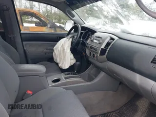 2006 Toyota Tacoma z VIN 5TELU42N86Z193458, wystawiony jako IAAI lot #41539650 z przebiegiem 207 151 mil mil oraz . Historia ofert i sprzedaży dostępna na DreamBid. Obrazek 5.