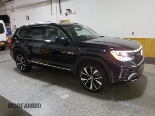 2024 Volkswagen Atlas SEL Premium R-Line with VIN 1V2FR2CA6RC506944, listed as a Copart auction lot 84018054 with 5,616 mi miles and Clean title. Bid and sale history available at DreamBid. Image 4.