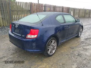2012 Scion tC z VIN JTKJF5C75C3038795, wystawiony jako IAAI lot #42377705 z przebiegiem 251 371 mil mil oraz . Historia ofert i sprzedaży dostępna na DreamBid. Obrazek 4.