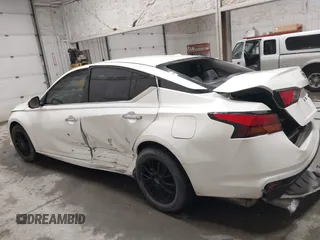 2019 Nissan Altima 2.5 Platinum with VIN 1N4BL4FW7KN304666, listed as a IAAI auction lot 41255237 with 36,863 mi miles. Bid and sale history available at carsss.com. Image 14.