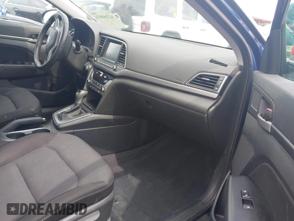 2017 Hyundai Elantra SE z VIN 5NPD84LFXHH128875, wystawiony jako IAAI lot #42260974 z przebiegiem 103 009 mil mil oraz . Historia ofert i sprzedaży dostępna na DreamBid. Obrazek 5.