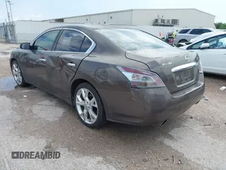 2012 Nissan Maxima S z VIN 1N4AA5AP3CC819247, wystawiony jako IAAI lot #42849206 z przebiegiem 197 994 mil mil oraz . Historia ofert i sprzedaży dostępna na DreamBid. Obrazek 3.