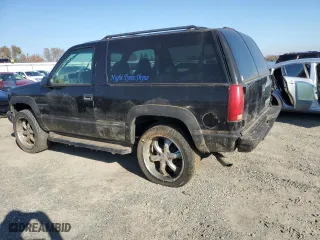 1996 Chevrolet Tahoe with VIN 3GNEK18R9TG128883, listed as a Copart auction lot 83367764 with 183,713 mi miles and Clean Title. Bid and sale history available at carsss.com. Image 2.