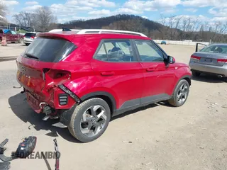 2022 Hyundai Venue SEL z VIN KMHRC8A39NU186851, wystawiony jako IAAI lot #41888011 z przebiegiem 50 773 mil mil oraz . Historia ofert i sprzedaży dostępna na DreamBid. Obrazek 4.