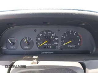 1991 Ford Escort z VIN 3FAPP15JXMR137136, wystawiony jako IAAI lot #42333122 z przebiegiem 23 312 mil mil oraz . Historia ofert i sprzedaży dostępna na DreamBid. Obrazek 7.
