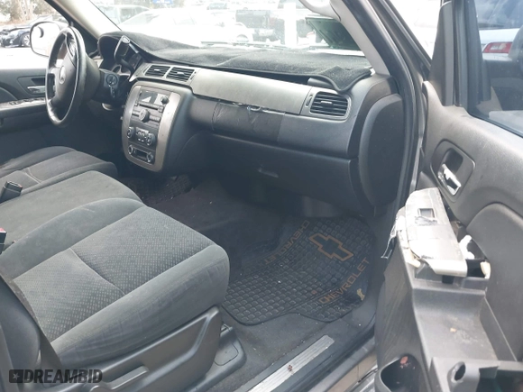 2007 Chevrolet Suburban LT with VIN 3GNFC16007G191138, listed as a IAAI auction lot 41425886 with 150,250 mi miles. Bid and sale history available at carsss.com. Image 5.