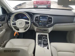 2023 Volvo XC90 Plus with VIN YV4H600N2P1949810, listed as a Copart auction lot 84947784 with 40,842 mi miles and Clean title. Bid and sale history available at DreamBid. Image 8.