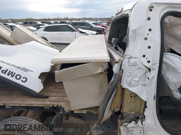 2018 Ford F-150 XL with VIN 1FTMF1CB7JKC69637, listed as a IAAI auction lot 41881356 with 1 mi miles. Bid and sale history available at carsss.com. Image 8.