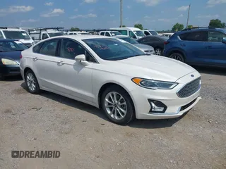 2019 Ford Fusion Titanium z VIN 3FA6P0SU8KR192833, wystawiony jako IAAI lot #42818081 z przebiegiem 71 188 mil mil oraz . Historia ofert i sprzedaży dostępna na DreamBid. Obrazek 1.