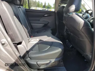 2022 Toyota Highlander XLE with VIN 5TDGZRBH3NS594857, listed as a Copart auction lot 57678895 with 21,899 mi miles and Salvage title. Bid and sale history available at DreamBid. Image 11.