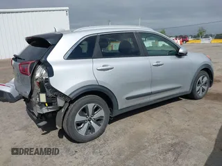 2018 Kia Niro EX with VIN KNDCC3LC6J5148315, listed as a IAAI auction lot 42074938 with 120,117 mi miles and . Bid and sale history available at DreamBid. Image 4.