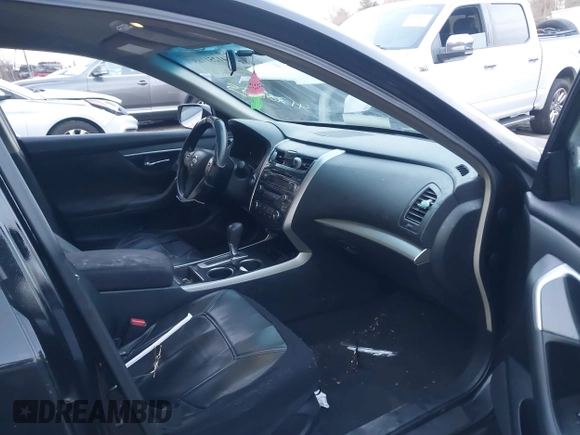 2013 Nissan Altima 2.5 S with VIN 1N4AL3AP3DC174549, listed as a IAAI auction lot 41251165 with 191,557 mi miles and . Bid and sale history available at carsss.com. Image 5.
