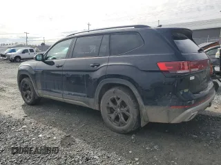 2024 Volkswagen Atlas Peak Edition SE z VIN 1V2CR2CA5RC599779, wystawiony jako Copart lot #49791115 z przebiegiem 25 580 mil mil oraz Szkoda całkowita • Salvage title. Historia ofert i sprzedaży dostępna na DreamBid. Obrazek 2.