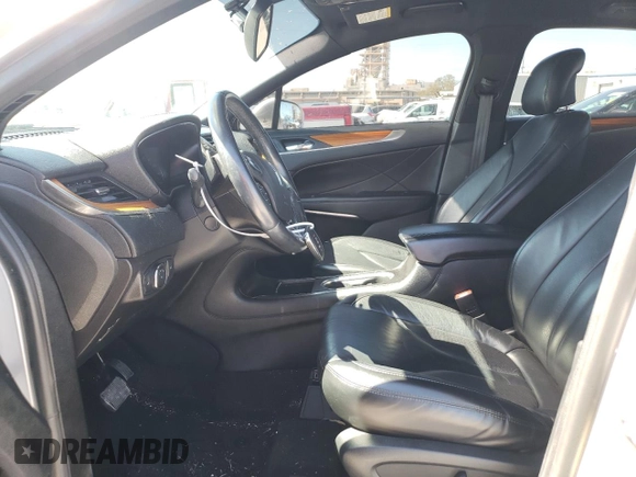 2019 Lincoln MKC Select with VIN 5LMCJ2C92KUL42764, listed as a Copart auction lot 49301285 with 68,132 mi miles and Salvage Title. Bid and sale history available at carsss.com. Image 7.