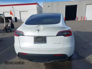 2021 Tesla Model Y Long Range with VIN 5YJYGDEE3MF098586, listed as a IAAI auction lot 40939802 with Not Provided miles and . Bid and sale history available at DreamBid. Image 15.