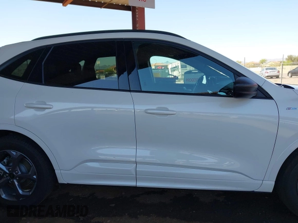 2024 Ford Escape ST-Line with VIN 1FMCU0MN2RUA68650, listed as a IAAI auction lot 41965125 with 13,036 mi miles and . Bid and sale history available at DreamBid. Image 14.