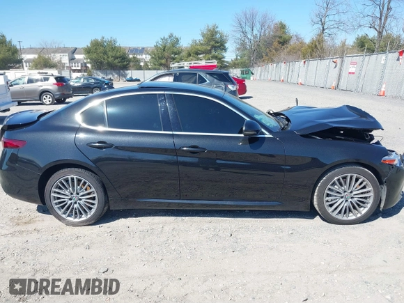 2017 Alfa Romeo Giulia Ti with VIN ZARFAEEN9H7551464, listed as a IAAI auction lot 41726121 with 68,654 mi miles. Bid and sale history available at carsss.com. Image 14.