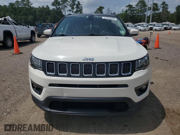 2018 Jeep Compass Latitude with VIN 3C4NJCBB3JT145069, listed as a Copart auction lot 61859665 with 68,476 mi miles and Salvage title. Bid and sale history available at DreamBid. Image 5.