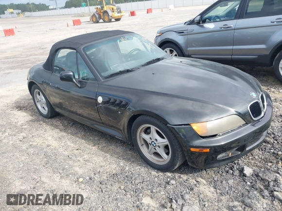 1996 BMW 3 Series Z3 1.9 z VIN 4USCH7328TLB71395, wystawiony jako IAAI lot #42743556 z przebiegiem 158 986 mil mil oraz . Historia ofert i sprzedaży dostępna na DreamBid. Obrazek 1.