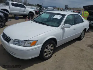 2000 Toyota Camry CE with VIN JT2BG22K3Y0406082, listed as a IAAI auction lot 42053116 with 171,219 mi miles. Bid and sale history available at carsss.com. Image 2.
