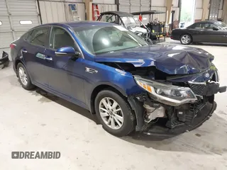 2017 Kia Optima LX z VIN 5XXGT4L35HG149811, wystawiony jako IAAI lot #42019931 z przebiegiem 95 586 mil mil oraz . Historia ofert i sprzedaży dostępna na DreamBid. Obrazek 1.