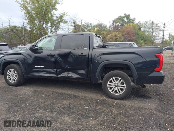 2022 Toyota Tundra 2WD SR5 with VIN 5TFLA5AB1NX001339, listed as a IAAI auction lot 40515694 with 47,644 mi miles. Bid and sale history available at carsss.com. Image 14.