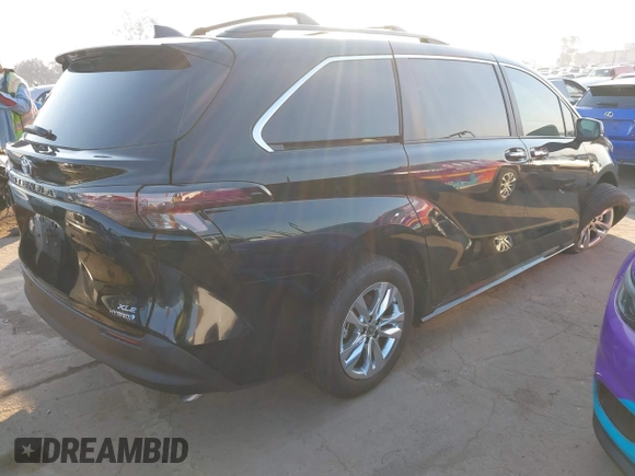 2024 Toyota Sienna XLE with VIN 5TDJSKFC9RS152848, listed as a IAAI auction lot 41290455 with 1,967 mi miles and . Bid and sale history available at DreamBid. Image 4.