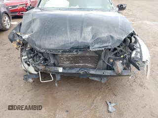 2014 Chrysler 200 Limited with VIN 1C3CCBCG4EN151415, listed as a IAAI auction lot 41733580 with 163,742 mi miles. Bid and sale history available at carsss.com. Image 6.