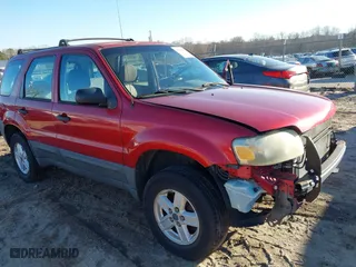 2007 Ford Escape XLS with VIN 1FMYU02Z87KA40260, listed as a IAAI auction lot 41588287 with 188,144 mi miles. Bid and sale history available at carsss.com. Image 1.