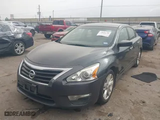 2013 Nissan Altima 2.5 SV with VIN 1N4AL3APXDN536784, listed as a IAAI auction lot 41825176 with 243,304 mi miles. Bid and sale history available at carsss.com. Image 2.