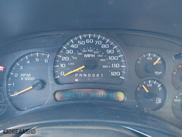 2006 Chevrolet Silverado 1500 LT1 with VIN 2GCEC13TX61114030, listed as a IAAI auction lot 41805974 with 300,118 mi miles. Bid and sale history available at carsss.com. Image 7.