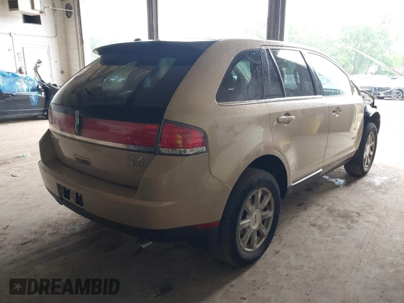 2007 Lincoln MKX with VIN 2LMDU88C17BJ06825, listed as a IAAI auction lot 42487297 with 164,421 mi miles and . Bid and sale history available at DreamBid. Image 4.