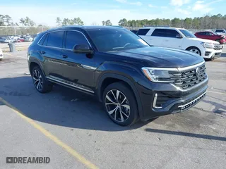 2024 Volkswagen Atlas Cross Sport 2.0T SEL Premium R-Line with VIN 1V2FE2CA1RC247274, listed as a IAAI auction lot 41565039 with NaN miles. Bid and sale history available at carsss.com. Image 1.