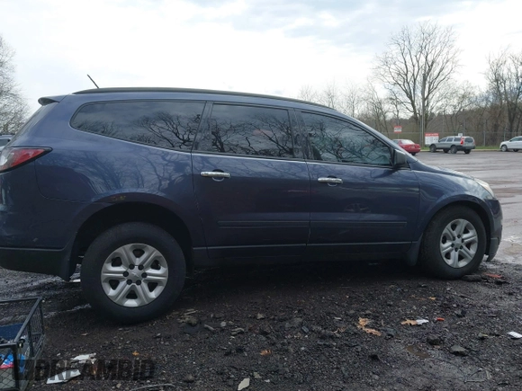 2014 Chevrolet Traverse LS z VIN 1GNKVFED4EJ113130, wystawiony jako IAAI lot #41950978 z przebiegiem 140 822 mil mil oraz . Historia ofert i sprzedaży dostępna na DreamBid. Obrazek 14.