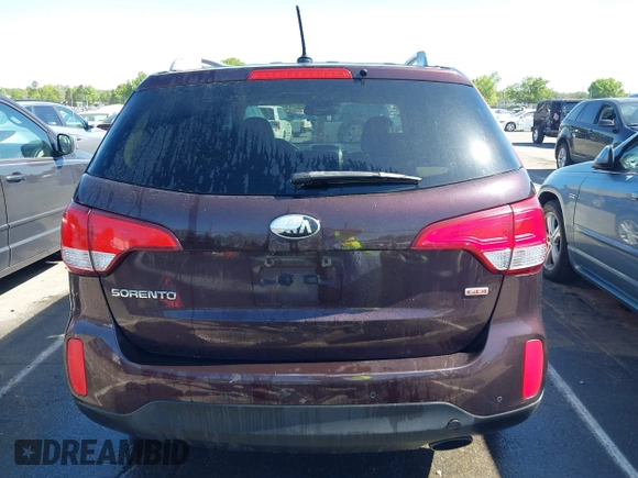 2015 Kia Sorento LX with VIN 5XYKTCA6XFG592482, listed as a IAAI auction lot 41995626 with 154,865 mi miles. Bid and sale history available at carsss.com. Image 17.