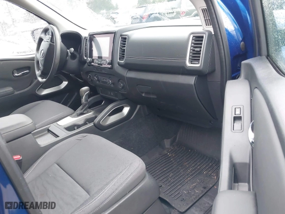 2024 Nissan Frontier PRO-4X with VIN 1N6ED1EK7RN642335, listed as a IAAI auction lot 41587972 with 3,076 mi miles. Bid and sale history available at carsss.com. Image 5.