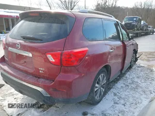 2017 Nissan Pathfinder SV with VIN 5N1DR2MMXHC904184, listed as a IAAI auction lot 41369202 with 85,427 mi miles. Bid and sale history available at carsss.com. Image 4.