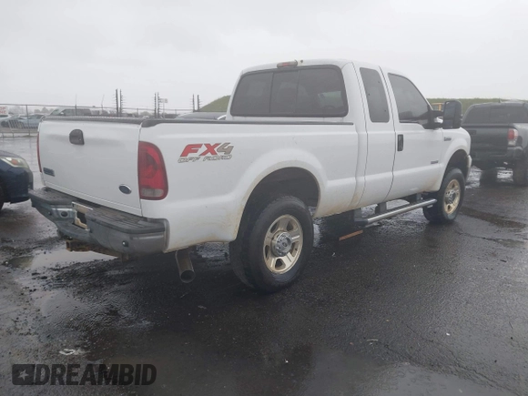 2007 Ford F-250 XL z VIN 1FTSX21P17EA71376, wystawiony jako IAAI lot #41729993 z przebiegiem 262 396 mil mil oraz . Historia ofert i sprzedaży dostępna na DreamBid. Obrazek 4.