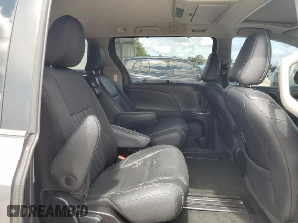 2018 Toyota Sienna SE with VIN 5TDXZ3DC5JS921882, listed as a Copart auction lot 62347815 with 136,472 mi miles and Salvage title. Bid and sale history available at DreamBid. Image 10.