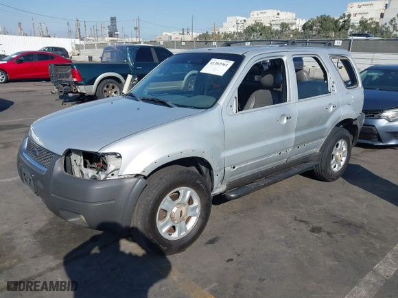 2002 Ford Escape XLT Choice with VIN 1FMYU03112KC92109, listed as a IAAI auction lot 41382961 with 105,145 mi miles. Bid and sale history available at carsss.com. Image 2.