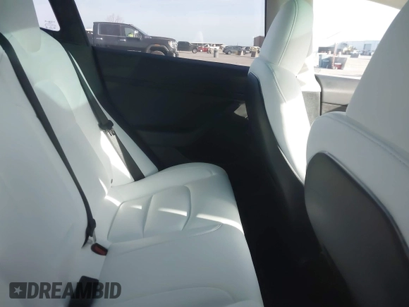 2023 Tesla Model 3 Performance z VIN 5YJ3E1EC5PF689620, wystawiony jako IAAI lot #41814112 z przebiegiem Nie podano mil oraz . Historia ofert i sprzedaży dostępna na DreamBid. Obrazek 8.