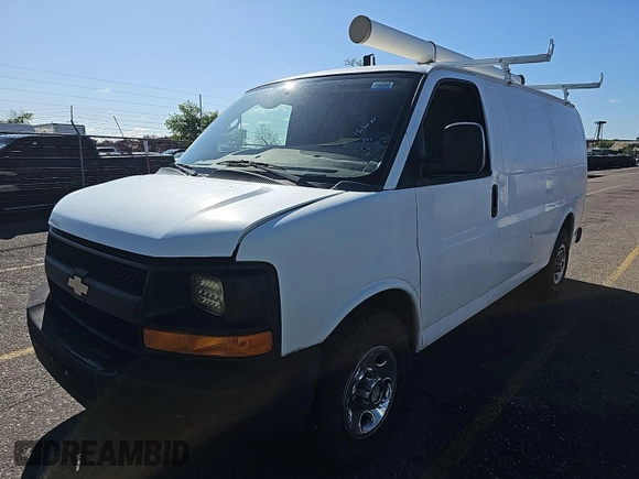 2013 Chevrolet Express Cargo z VIN 1GCWGFCA8D1175464, wystawiony jako IAAI lot #42409029 z przebiegiem 166 299 mil mil oraz . Historia ofert i sprzedaży dostępna na DreamBid. Obrazek 30.