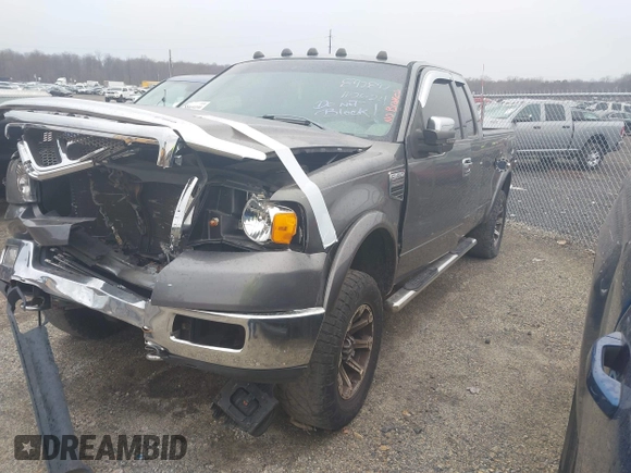 2004 Ford F-150 STX z VIN 1FTRX14W04NB92892, wystawiony jako IAAI lot #41009190 z przebiegiem 152 446 mil mil oraz . Historia ofert i sprzedaży dostępna na DreamBid. Obrazek 2.