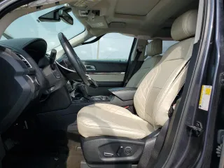 2017 Ford Explorer Platinum с VIN 1FM5K8HT8HGD79728, выставлен на аукционе Copart как лот 54225335 с пробегом 108 409 миль миль и Списание • Salvage title. История ставок и продаж доступна на DreamBid. Изображение 7.