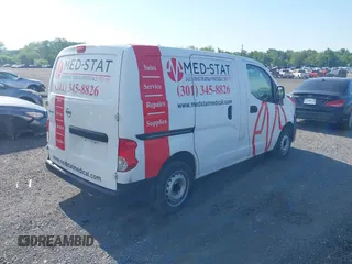 2017 Nissan NV200 S z VIN 3N6CM0KN3HK700011, wystawiony jako IAAI lot #42204398 z przebiegiem 160 660 mil mil oraz . Historia ofert i sprzedaży dostępna na DreamBid. Obrazek 4.