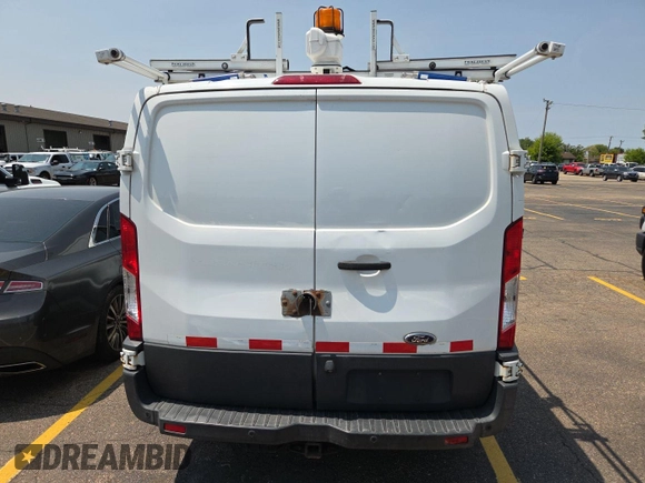 2016 Ford Transit с VIN 1FTYR1YM1GKB55547, выставлен на аукционе IAAI как лот 42515973 с пробегом 123 629 миль миль и . История ставок и продаж доступна на DreamBid. Изображение 9.