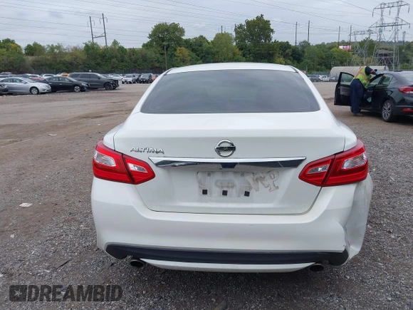 2017 Nissan Altima S z VIN 1N4AL3AP0HN347082, wystawiony jako IAAI lot #40488255 z przebiegiem 154 659 mil mil oraz . Historia ofert i sprzedaży dostępna na DreamBid. Obrazek 16.